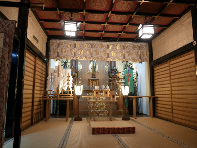 代々木八幡神社の本殿内部