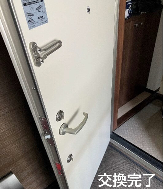 玄関ドアに凹みができたらどうする？
